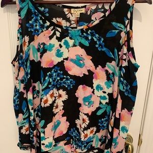 NWT - Lilly White beautiful Printed Blouse with Shoulder cut outs - Size S